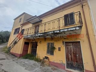 Quadrilocale in Vendita a San Giovanni Incarico, 22'000€, 134 m²