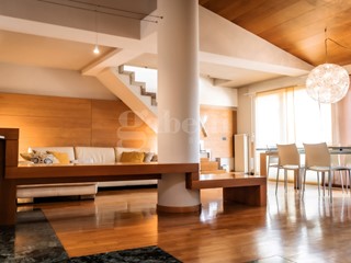 Attico in Vendita a Belluno, 440'000€, 170 m², arredato