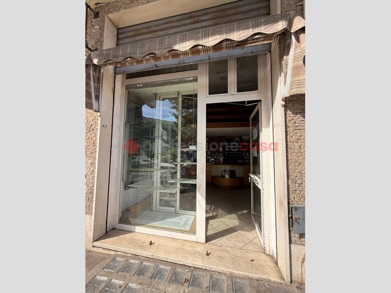 Negozio in Vendita a Gaeta, 138'000€, 40 m²