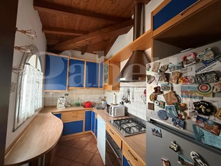 Trilocale in Vendita a Erba, 173'000€, 86 m²