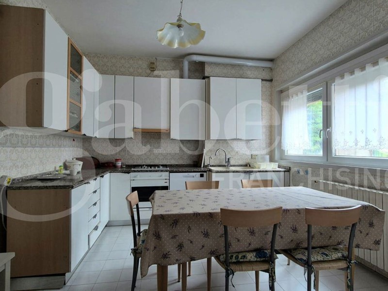 Quadrilocale in Vendita a Bobbio, 220'000€, 161 m², arredato