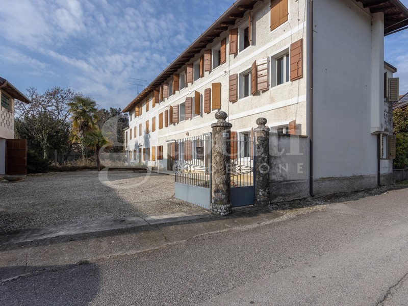Villetta a schiera in Vendita a Cordenons, 115'000€, 210 m²