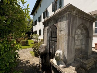 Villa in Vendita a Bagni di Lucca, 930'000€, 728 m²