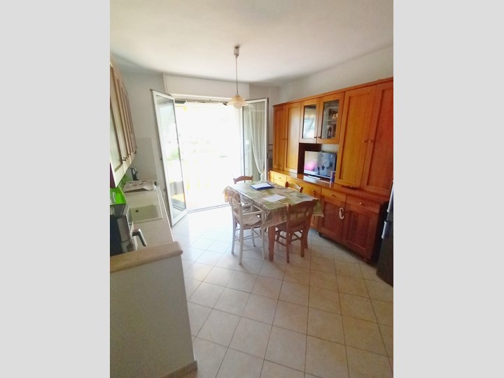 Trilocale in Vendita a Taggia, zona Arma Di Taggia, 270'000€, 70 m², con Box