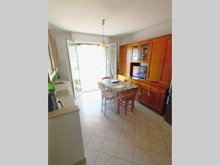 Trilocale in Vendita a Taggia, zona Arma Di Taggia, 270'000€, 70 m², con Box