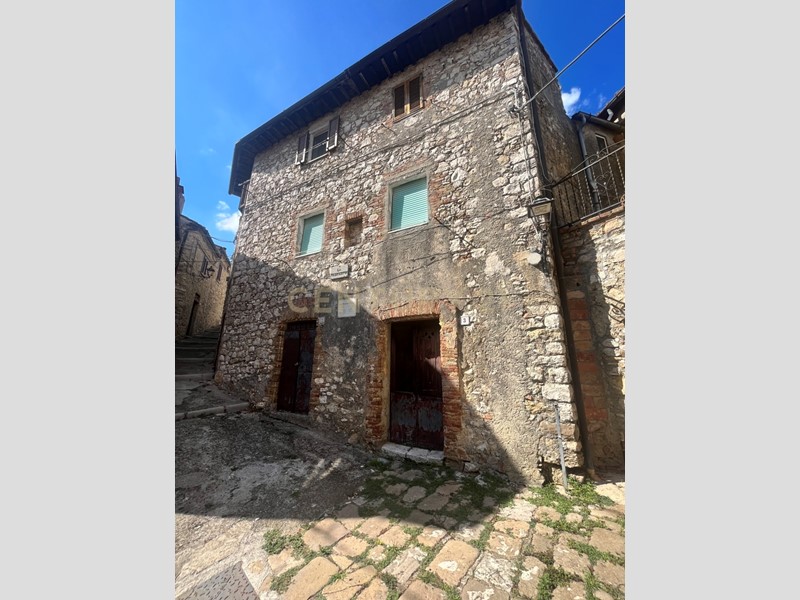 Appartamento in Vendita a Semproniano, 55'000€, 103 m²