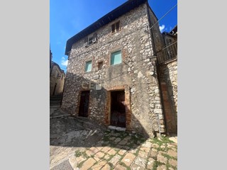 Appartamento in Vendita a Semproniano, 55'000€, 103 m²