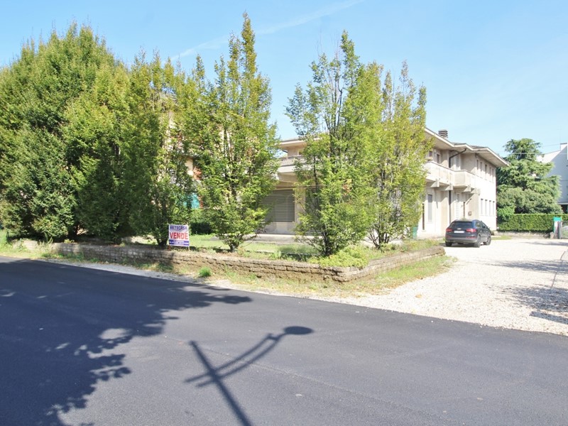 Appartamento in Vendita a Altavilla Vicentina, 470'000€, 1676 m², con Box