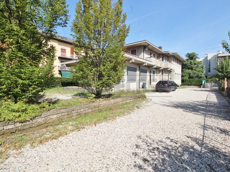 Immobile commerciale in Vendita a Altavilla Vicentina, 470'000€, 1676 m², con Box