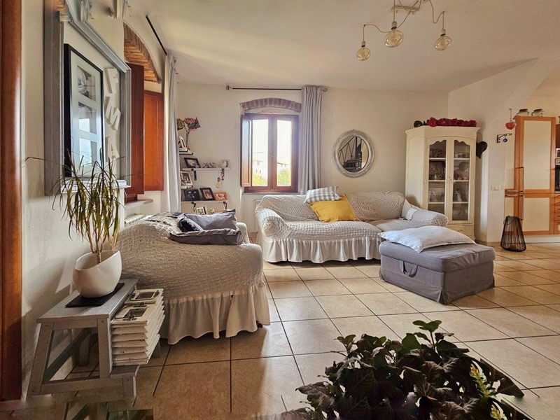 Trilocale in Vendita a Sarzana, zona Crociata, 148'000€, 79 m²