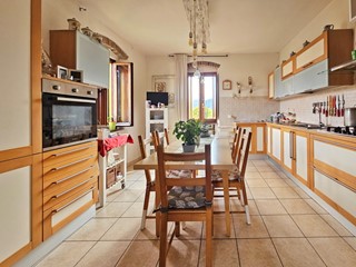 Trilocale in Vendita a Sarzana, zona Crociata, 148'000€, 79 m²