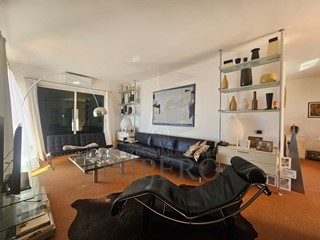 Casa Indipendente in Vendita a Ventimiglia, zona Grimaldi, 3'000'000€, 300 m²