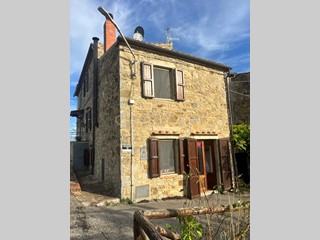 Casa Semi Indipendente in Vendita a Semproniano, zona Catabbio, 160'000€, 180 m², arredato