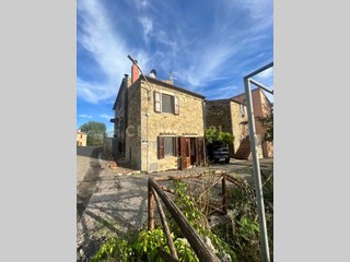 Casa Semi Indipendente in Vendita a Semproniano, zona Catabbio, 160'000&euro;, 180 m², arredato