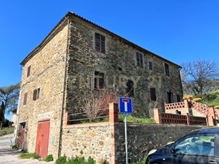 Appartamento in Vendita a Manciano, zona Poggio Murella, 89'000€, 80 m²