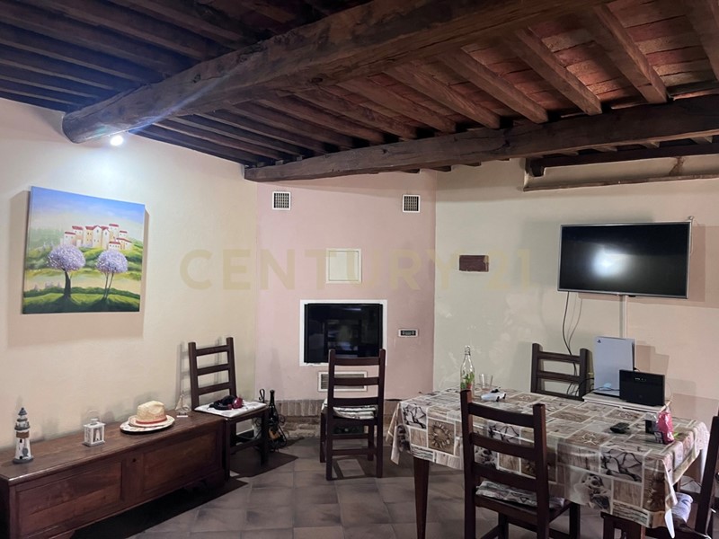 Quadrilocale in Vendita a Manciano, zona Montemerano, 78'000€, 87 m²