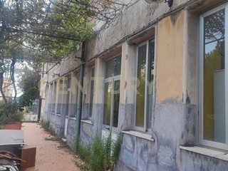 Immobile commerciale in Vendita a Messina, 680'000€, 1350 m², arredato, con Box