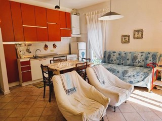 Appartamento in Vendita a Massa, zona Marina Di Massa, 450'000€, 110 m², con Box