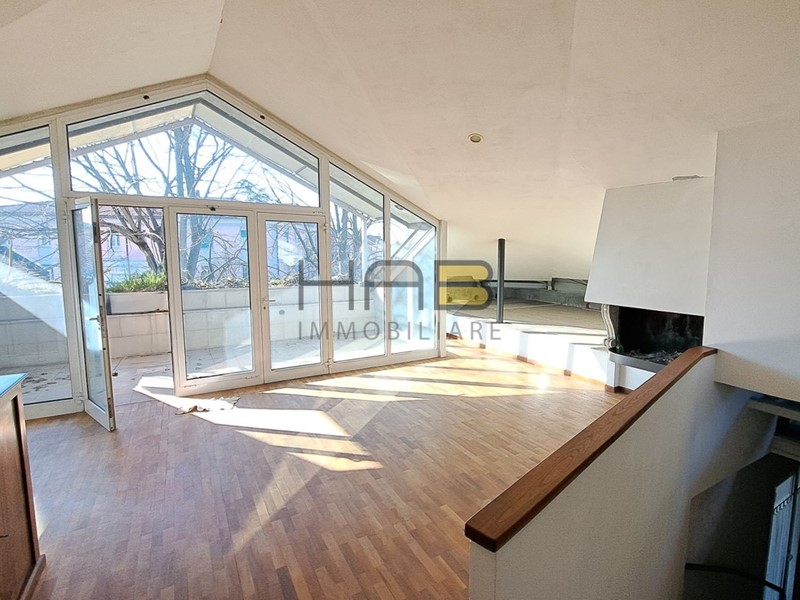 Immobile commerciale in Vendita a Padova, zona Facciolati, 1'250'000€, 581 m², con Box