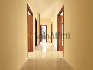 Quadrilocale in Affitto a Napoli, zona Chiaiano, 890€, 120 m²