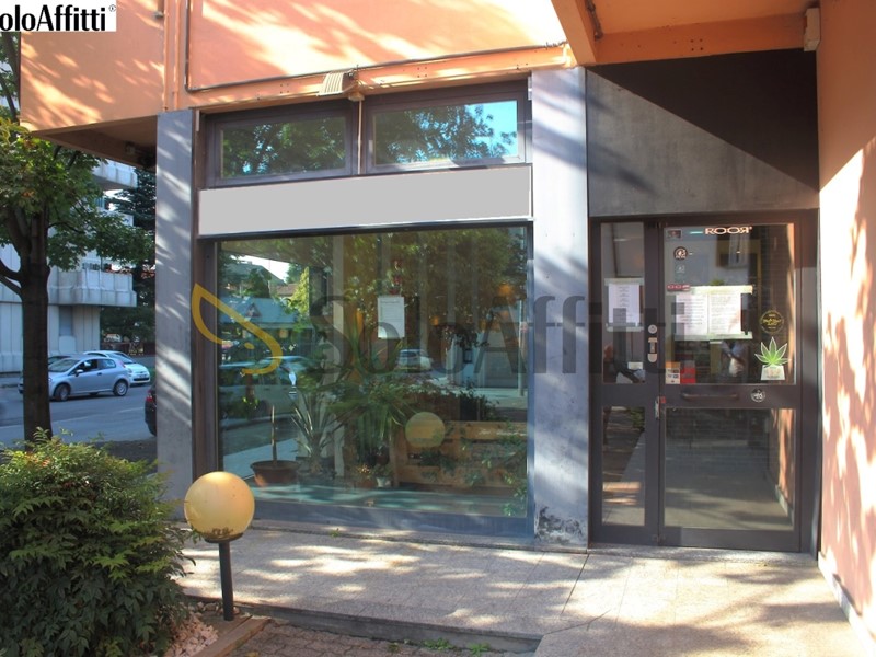 Capannone in Affitto a Desio, zona Stazione, 950€, 160 m²