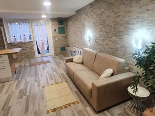 Monolocale in Affitto a Santo Stefano di Magra, zona Ponzano Magra, 650€, 50 m², arredato
