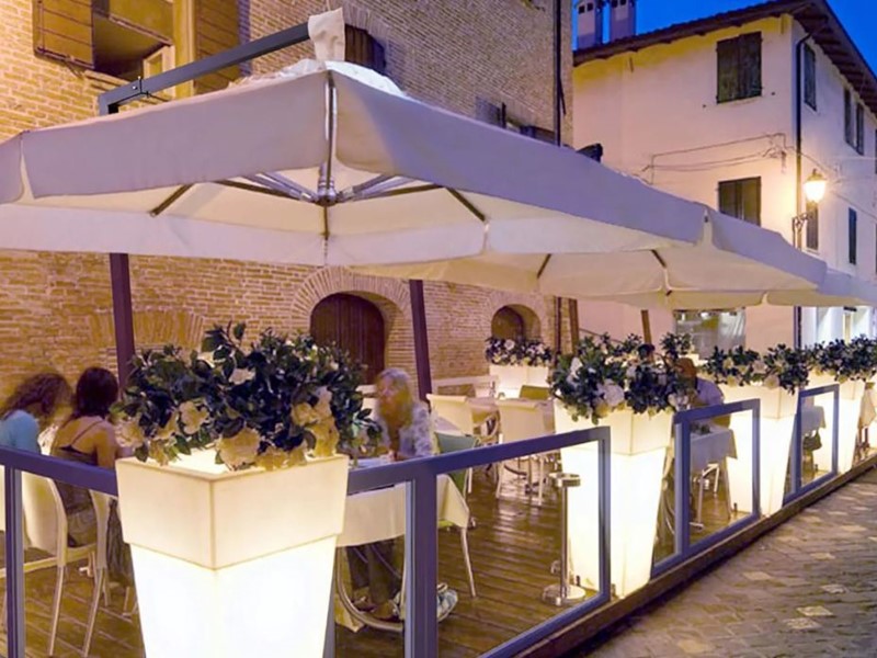 Attività commerciale in Vendita a Rimini, 150'000€, 80 m², arredato