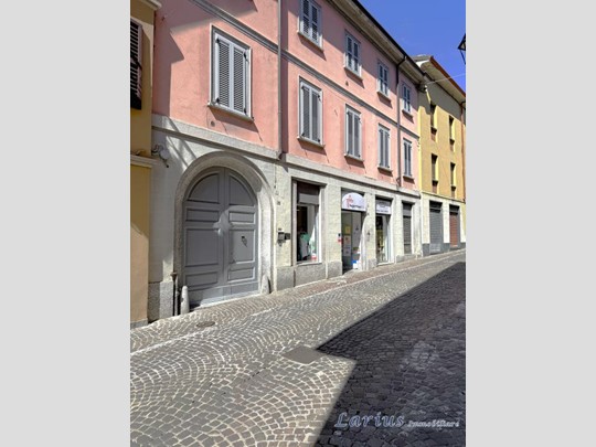 Trilocale in Vendita a Asso, 98'000&euro;, 104 m²