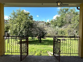 Villa in Vendita a Cantalupo in Sabina, 220'000&euro;, 250 m²