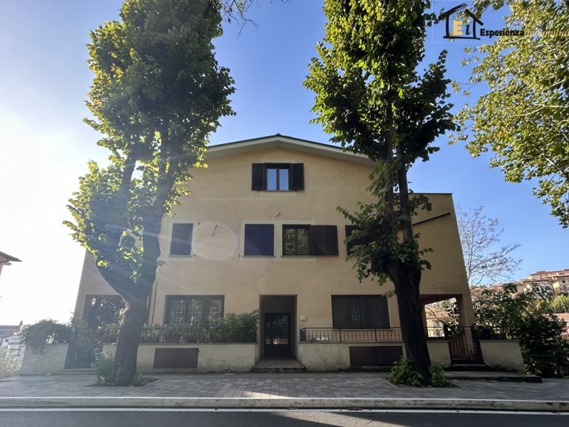 Trilocale in Vendita a Poggio Mirteto, 125'000&euro;, 73 m²