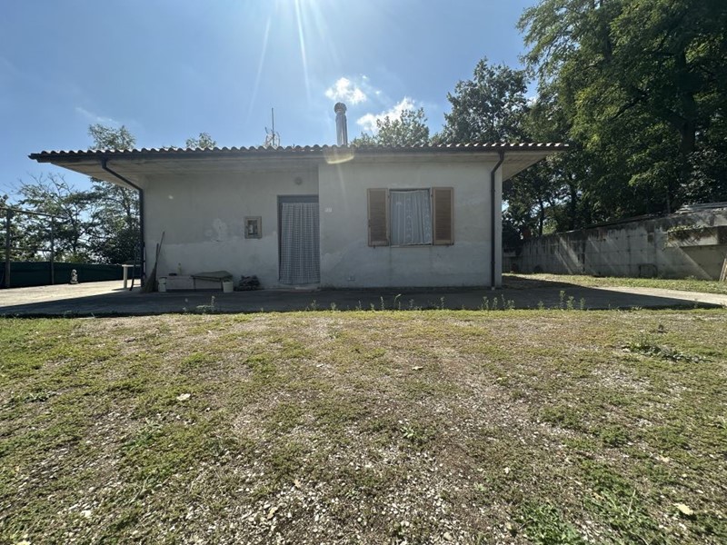 Villa in Vendita a Campli, 139'000€, 178 m²