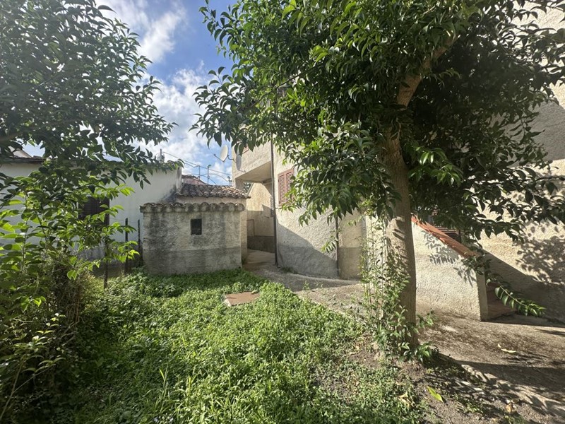 Villa in Vendita a Campli, 200'000€, 315 m²