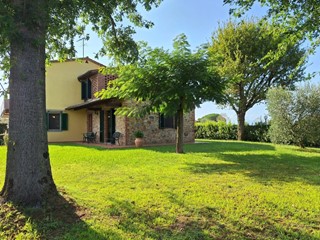 Casa di corte in Vendita a Castelfranco di Sotto, zona Orentano, 670'000€, 180 m², arredato