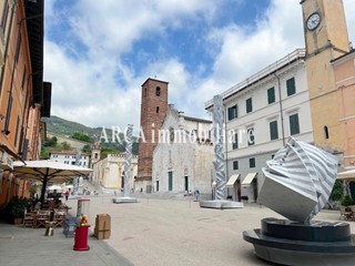 Appartamento in Vendita a Pietrasanta, 1'000'000€, 300 m²