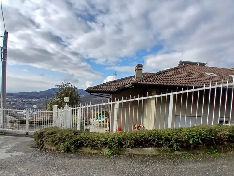 Villetta a schiera in Vendita a Cuorgnè, 134'025€, 180 m²