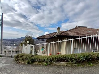 Villetta a schiera in Vendita a Cuorgnè, 134'025€, 180 m²