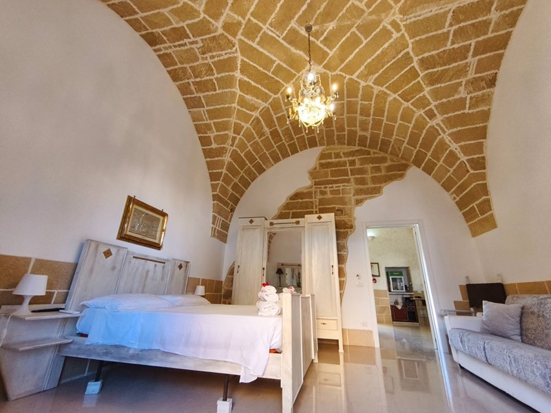 Casa Indipendente in Vendita a Alezio, 280'000€, 250 m²