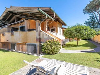 Villa in Vendita a Roma, 460'000€, 203 m²