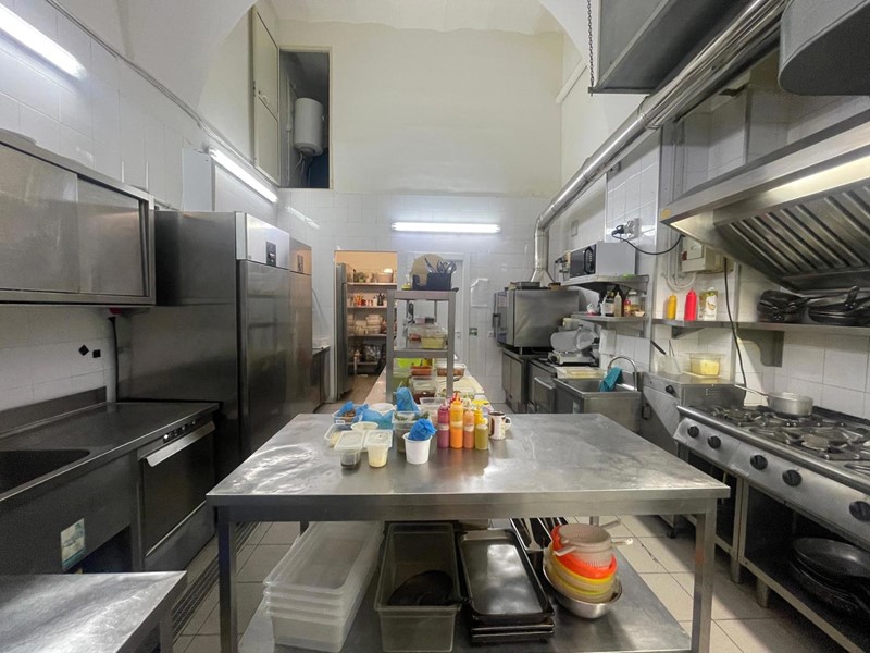 Attività commerciale in Vendita a Palermo, 100 m²