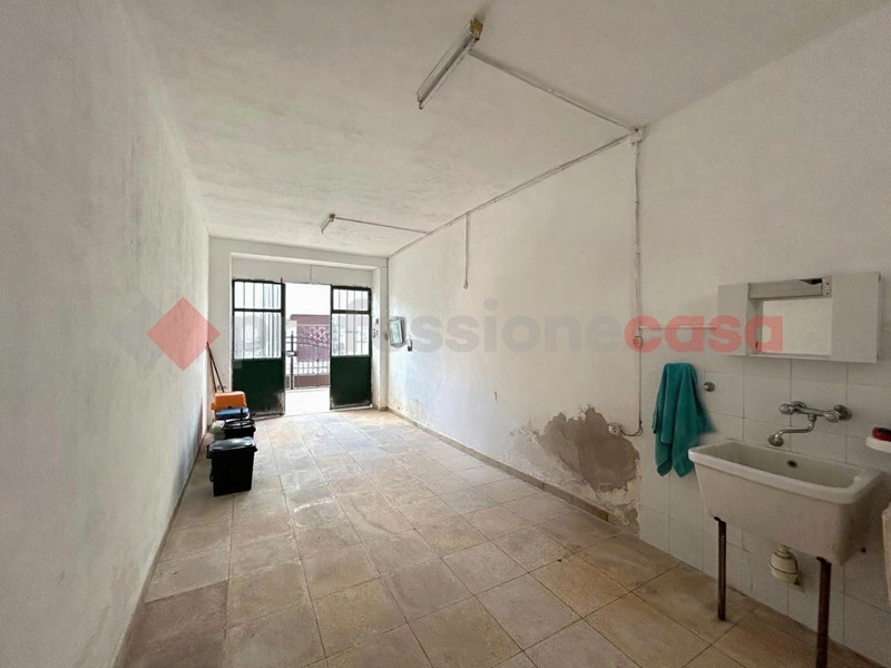 Casa Indipendente in Vendita a Poggiardo, 80'000€, 151 m², con Box