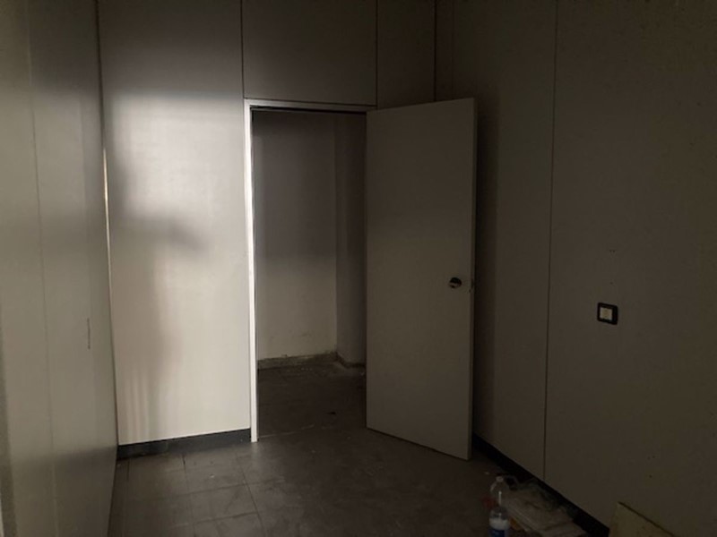 Negozio in Affitto a Brindisi, 900€, 150 m²