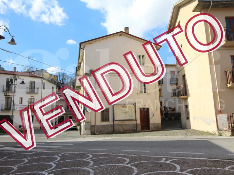 Appartamento in Vendita a Ateleta, 78'000&euro;, 136 m², arredato