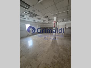 Negozio in Vendita a Bagheria, 220'000€, 263 m²