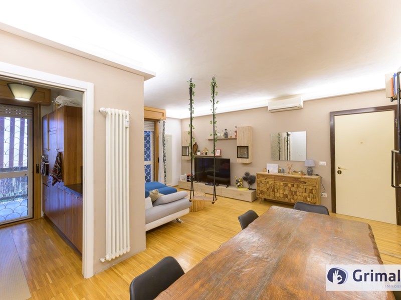 Trilocale in Vendita a Roma, 360'000&euro;, 90 m²