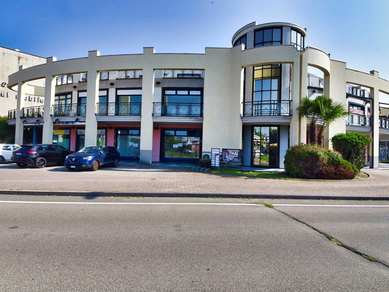 Attico in Vendita a Cesano Maderno, 330'000€, 174 m²