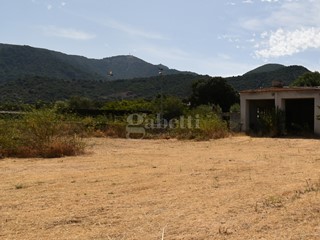 Terreno edificabile in Vendita a Padru, 75'000€, 900 m²