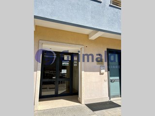 Trilocale in Vendita a Lecce, 145'000€, 54 m², con Box