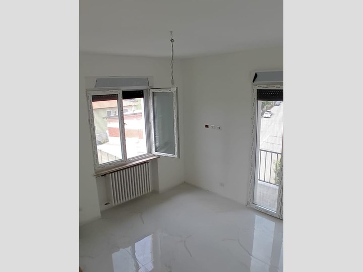 Trilocale in Vendita a Pieve del Cairo, 75'000€, 100 m², con Box