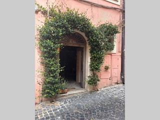 Magazzino in Vendita a Monte Porzio Catone, 98'000€, 83 m²