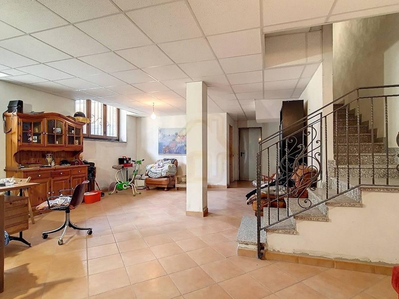 Villa in Vendita a Lainate, 495'000€, 210 m²
